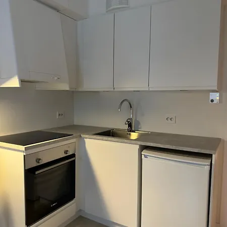 Liten Og Moderne Hybel Med Gratis Parkering Tromso