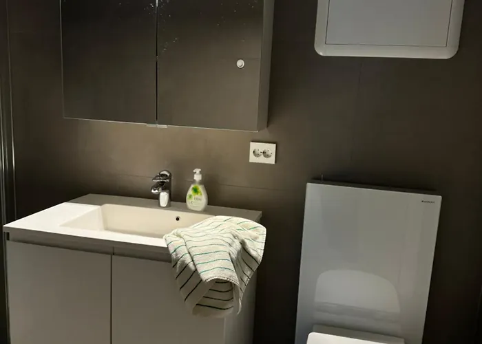 Liten Og Moderne Hybel Med Gratis Parkering Tromsø