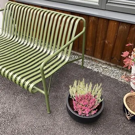 Liten Og Moderne Hybel Med Gratis Parkering Apartman *